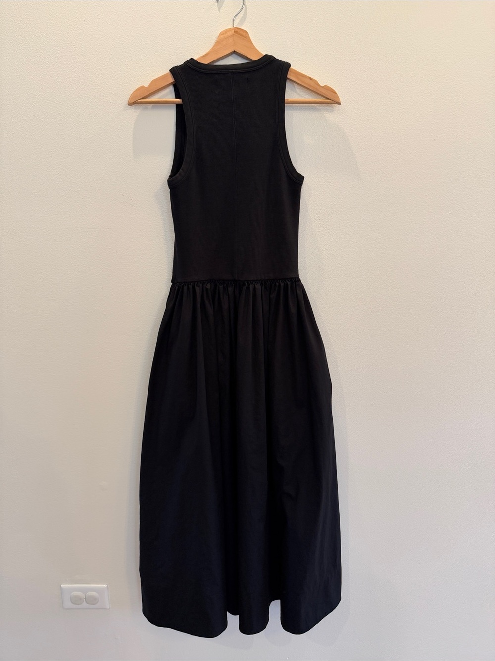 Soldout. NYC The RSVP Dress in Black Sleeveless Maxi Dress with Gathered Skirt - Picture 3 of 7